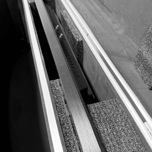 Flight Case para Digital Kiosk 32" DDT32 - con Foam, Ruedas y Asas – Transporte Seguro en Ferias y Eventos (7)