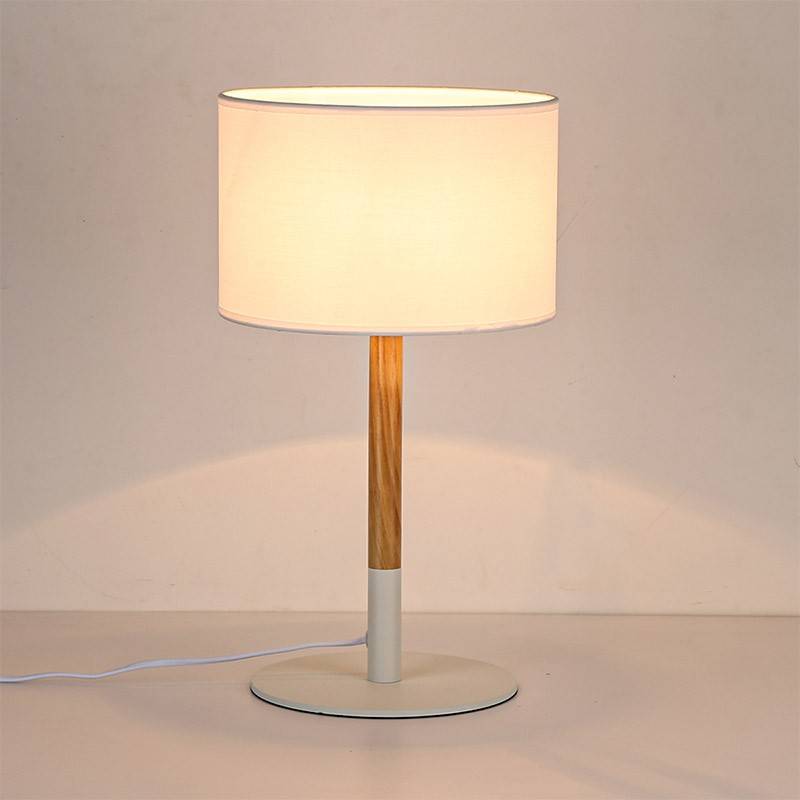 Lámpara de mesa nórdica "CLASS" - E27 (1)