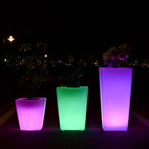 Macetero LED RGBW recargable 12W - Resina blanca - IP65 - 40x40x55cm - Barcelona Led-Mobiliario