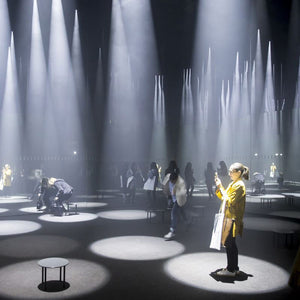 Foco de carril monofásico con ángulo lumínico ajustable y articulado de 8W zoom (10)