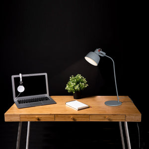 Lámpara de mesa nórdica "KUKKA" (30)