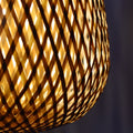 Lampada da terra in vimini
