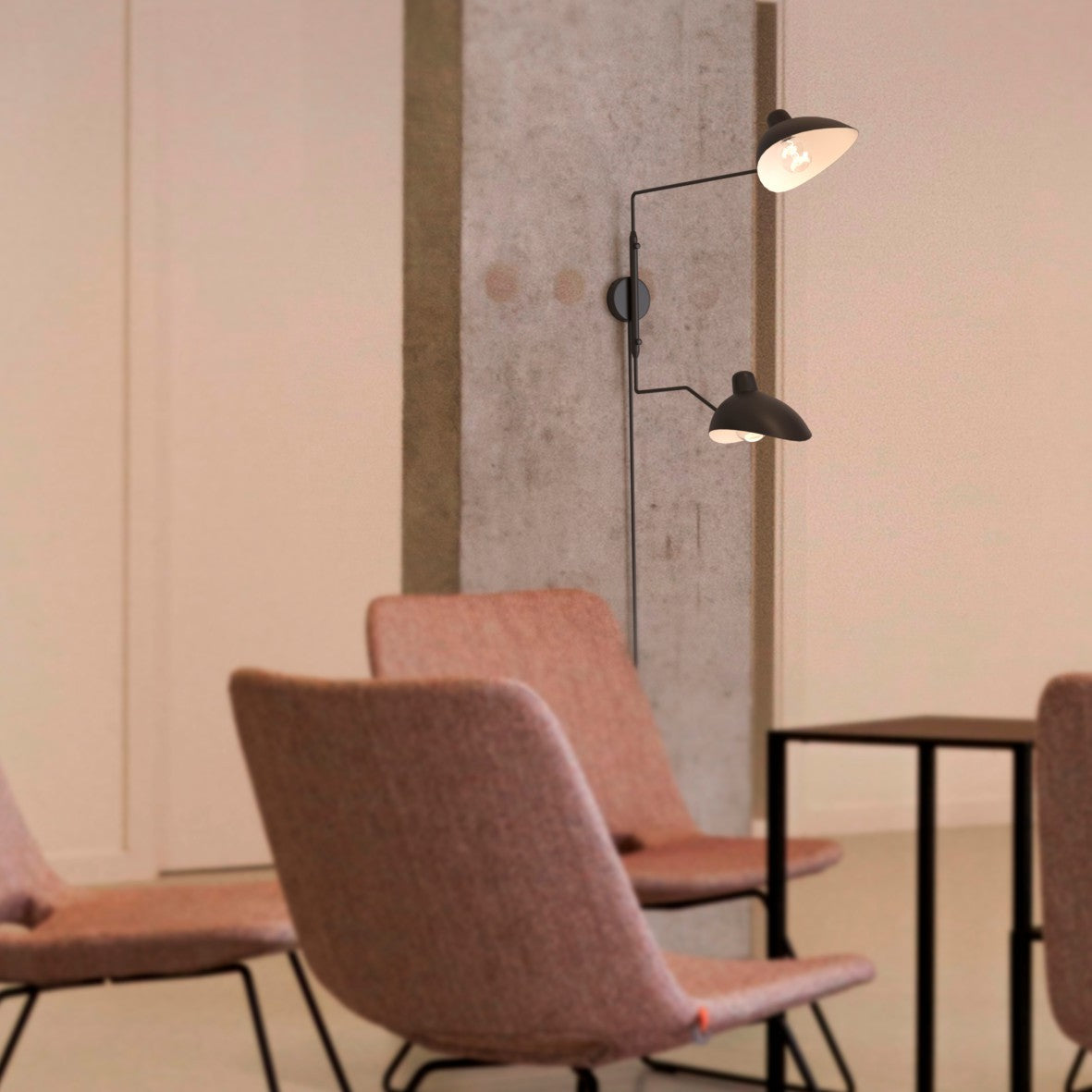 Aplique de pared de diseño "Louise" con interruptor y enchufe - 2xE27 (1)