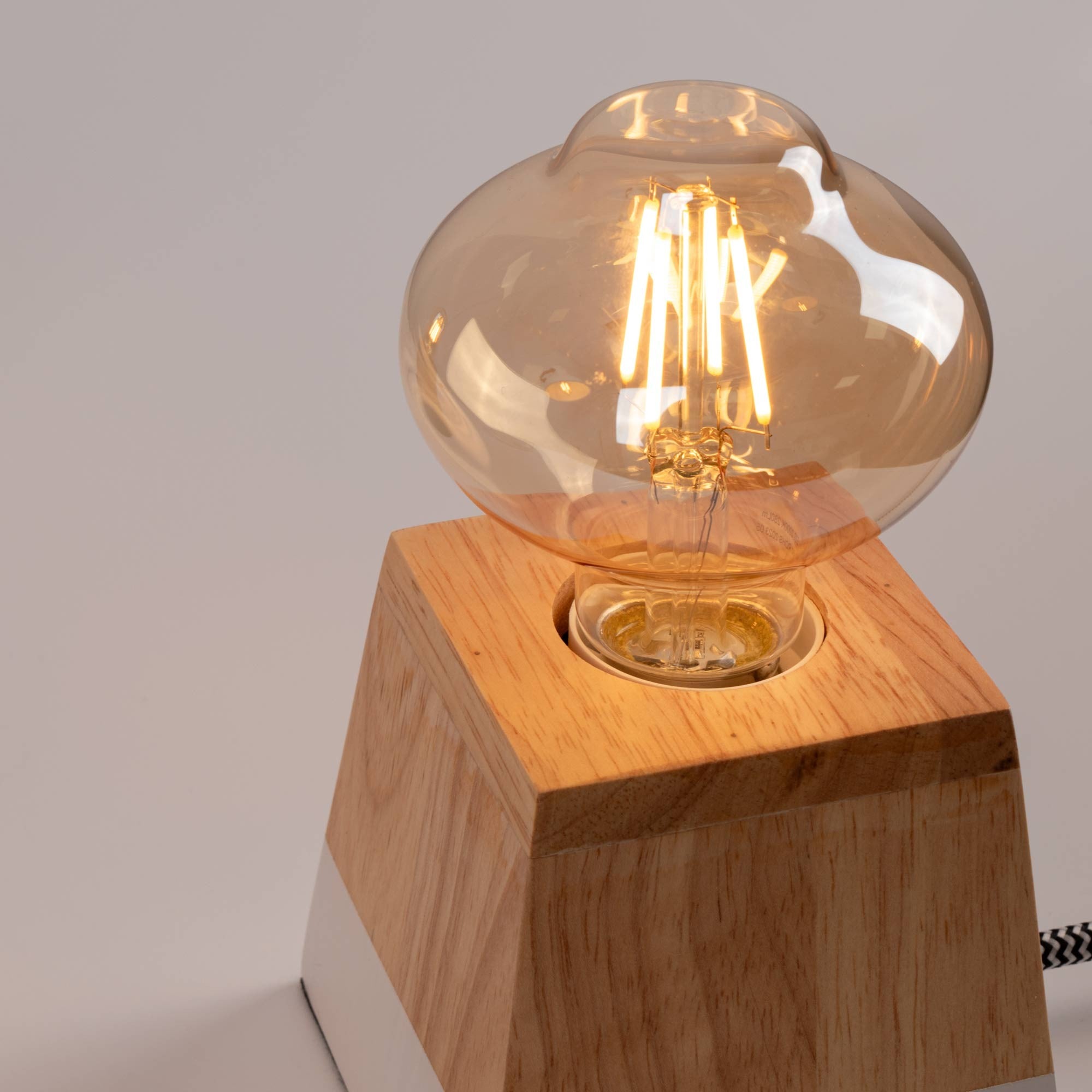 Bombilla LED filamento E27 G85 - 4W - Vintage Gold - 2200K (1)