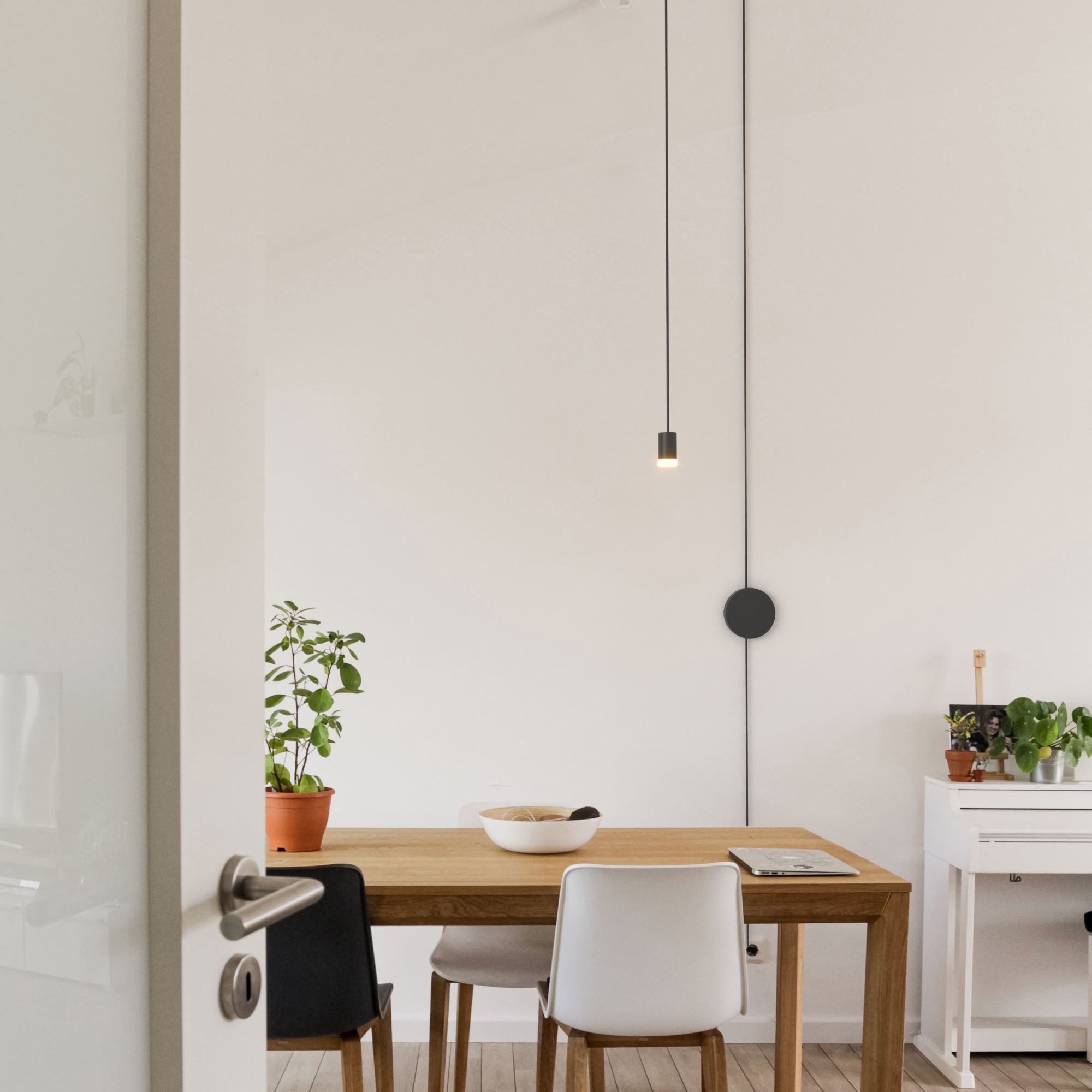 Lámpara colgante de diseño "Nébula" con enchufe e interruptor - 1x6W (1)