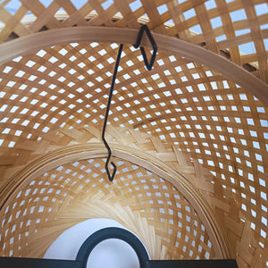 Lámpara de pie de mimbre "Onna" (8)