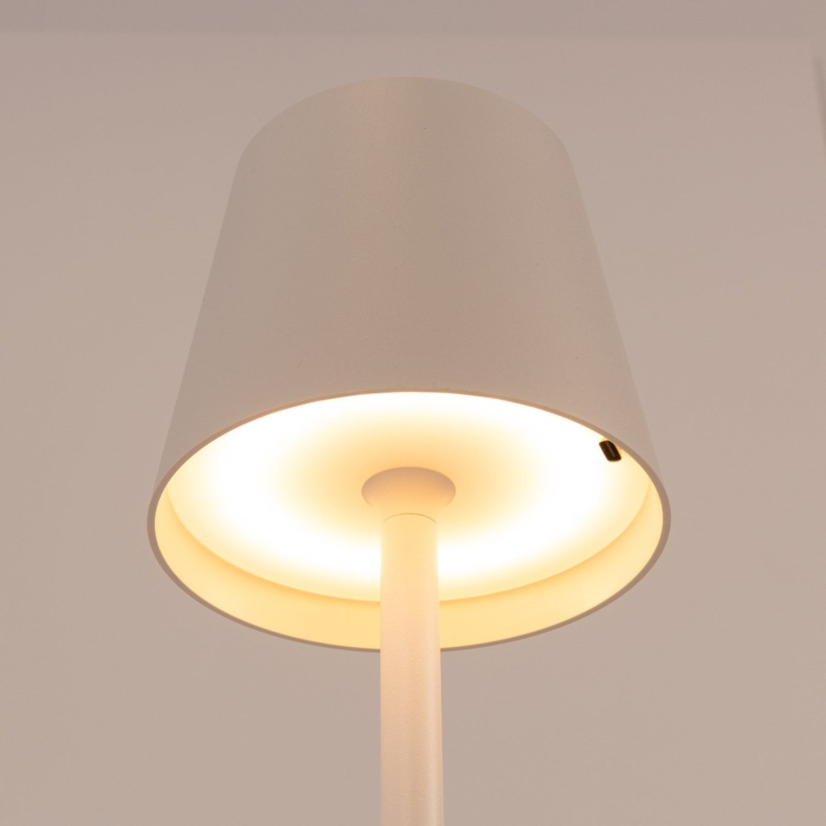 Lámpara de mesa portátil LED CCT "Laura" - 1,5W - Táctil - Intensidad regulable (1)