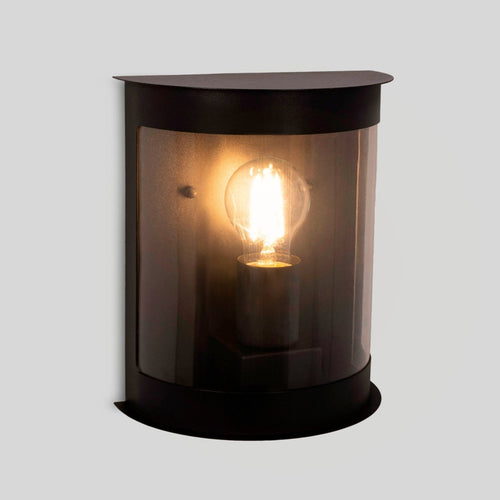 Aluminum outdoor wall light
