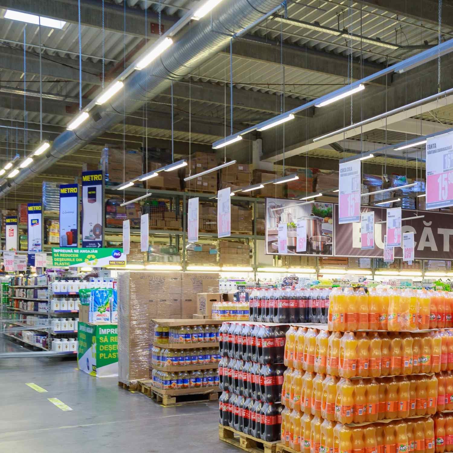 Proyector LED lineal orientable para carril trifásico 40W - CCT - CRI90 - Driver KGP (1)