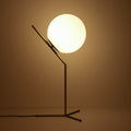 Lampe à poser boule en verre