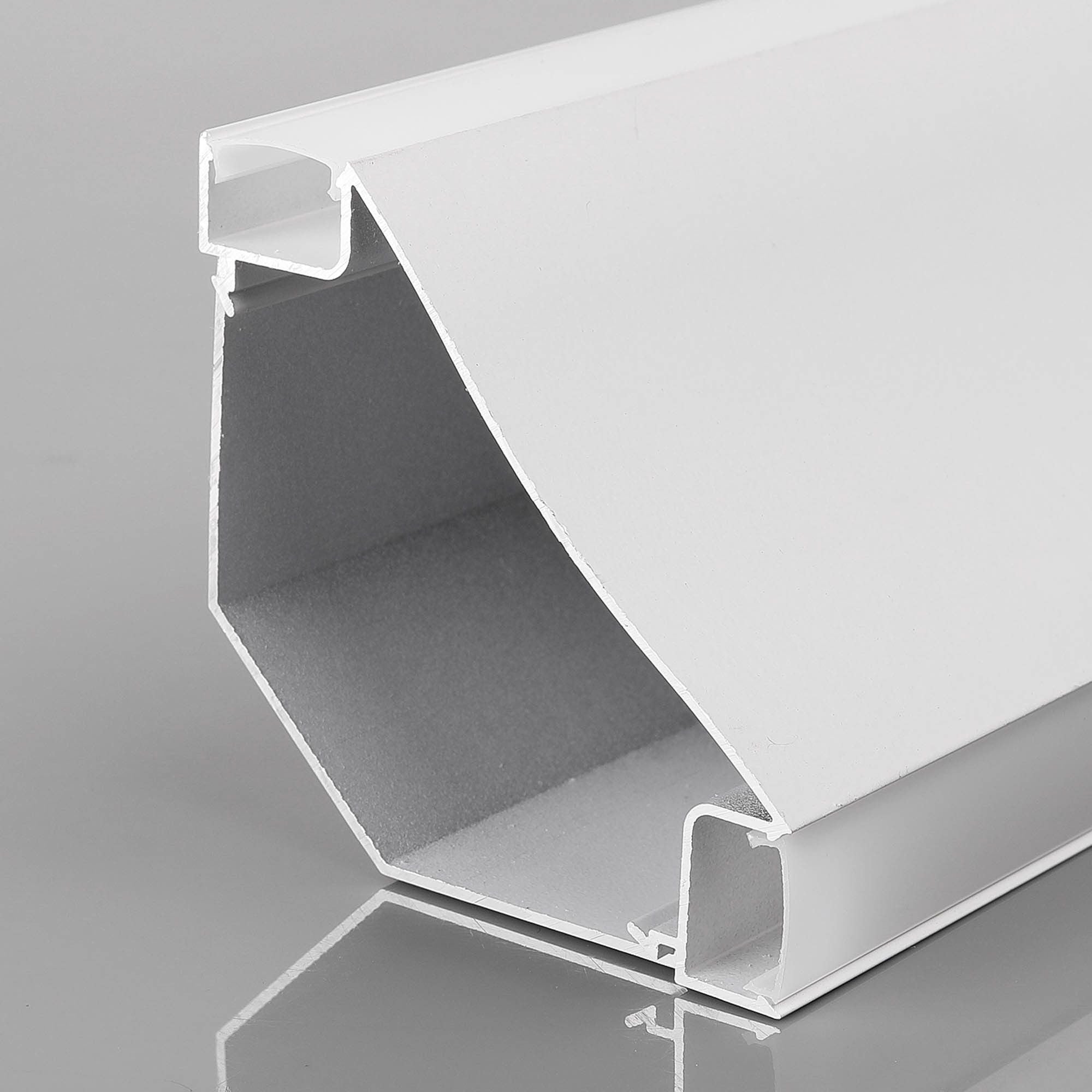 Perfil doble tira LED para esquinas - Superficie - 67x67mm - Con difusor - 2 metros