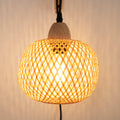 Wandlampe aus Rattan und Holz