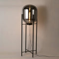 Stehlampe im Design