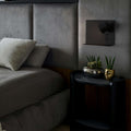 Wall-mounted reading lamp