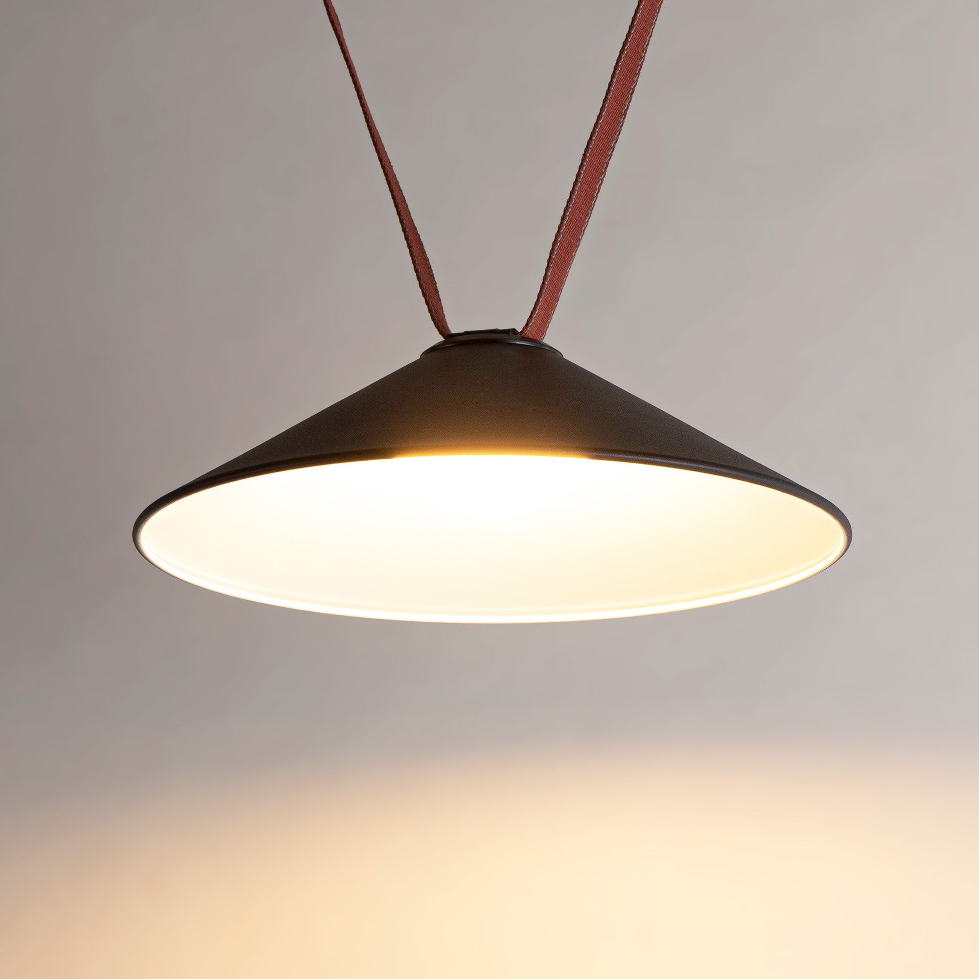 Lámpara CONO para sistema "Axia" - 12W - 48V - Luz cálida (1)