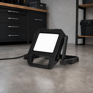 Reflector LED portátil de trabajo con cable y soporte - 30W - 6500K - IP54 (1)
