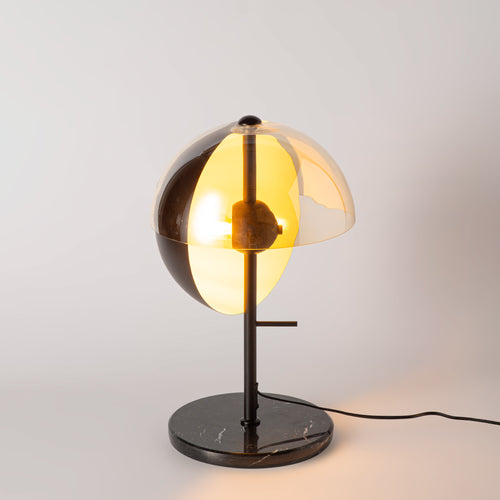 Lámpara de mesa de diseño
