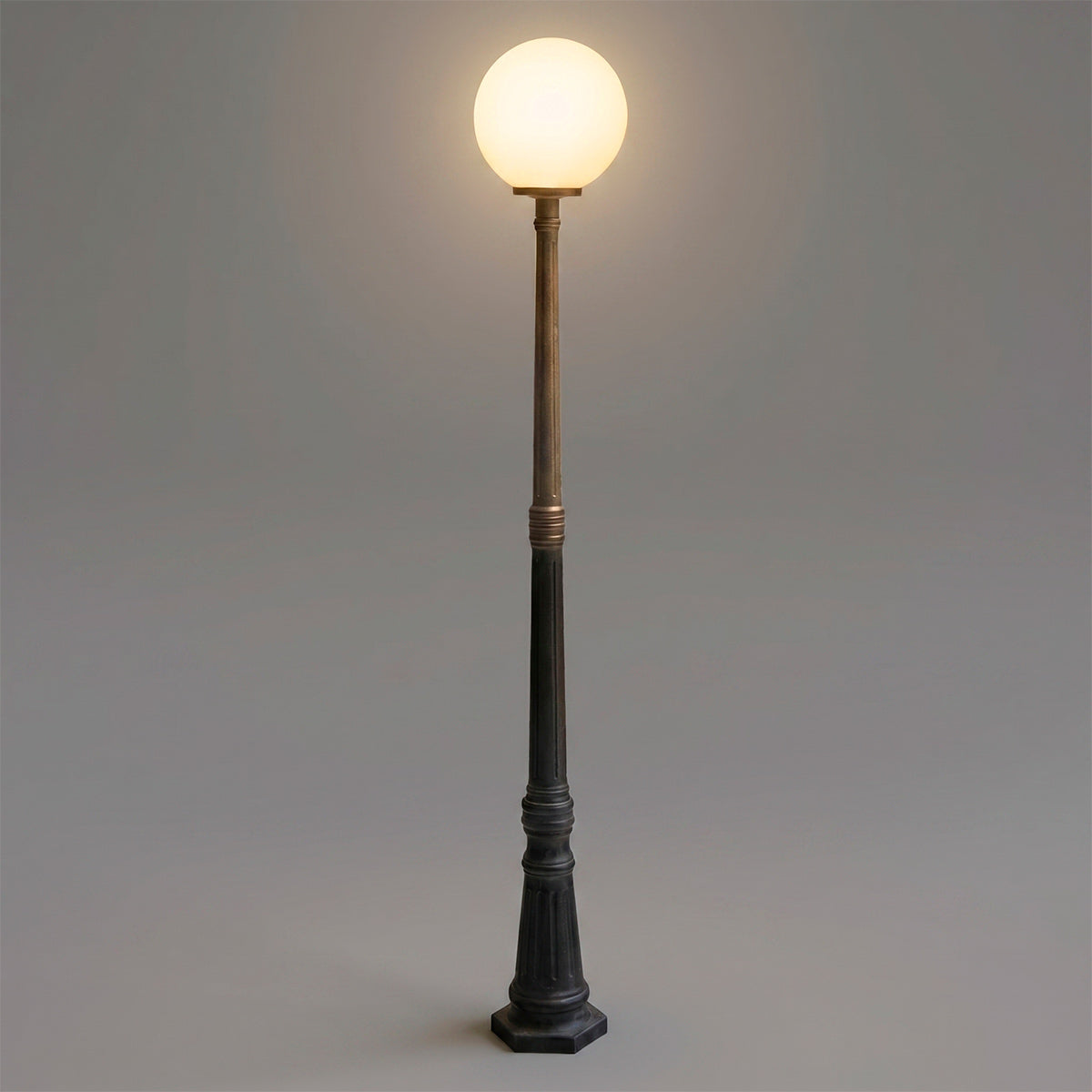 Farola exterior globo "CERES" - E27 - 2,10 m - IP44