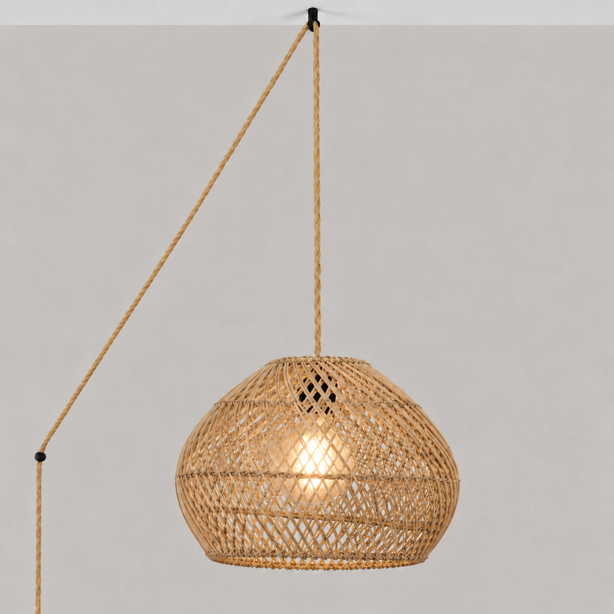 Lámpara colgante de ratán "SIENA" con interruptor y enchufe - E27 - Ø40 cm
