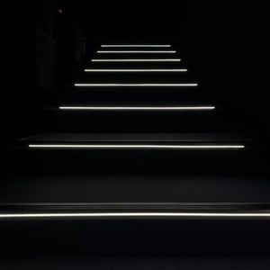 Perfil tira LED para escaleras - 54mm - Con difusor - 2 metros - 1mm - 360g/m - Barcelona Led-Accesorios