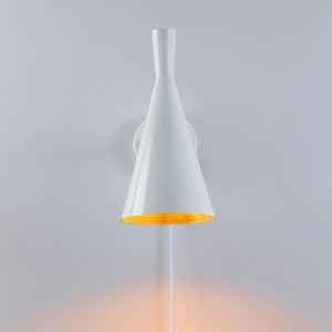 Aplique de pared escandinavo orientable 330° con interruptor y enchufe - Barcelona Led-Decoración