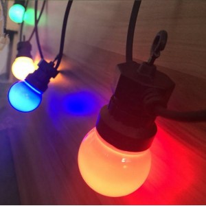 Guirnalda LED con cable negro 10 bombillas LED Multicolor - 8 metros