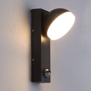 lámpara exterior LED con sensor PIR