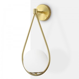 Aplique de pared dorado con bola d cristal