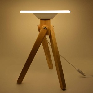 Mesa luminosa LED de madera con sobre de metacrilato