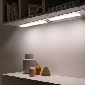 Luminaria LED orientable CCT para bajo muebles 60cm 8W Dimable