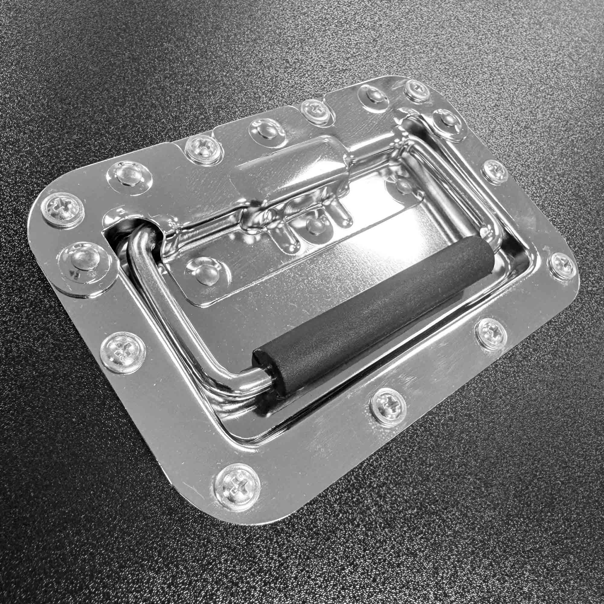 Flight Case para Digital Kiosk 32"  DDT32 - con Foam, Ruedas y Asas – Transporte Seguro en Ferias y Eventos (17)