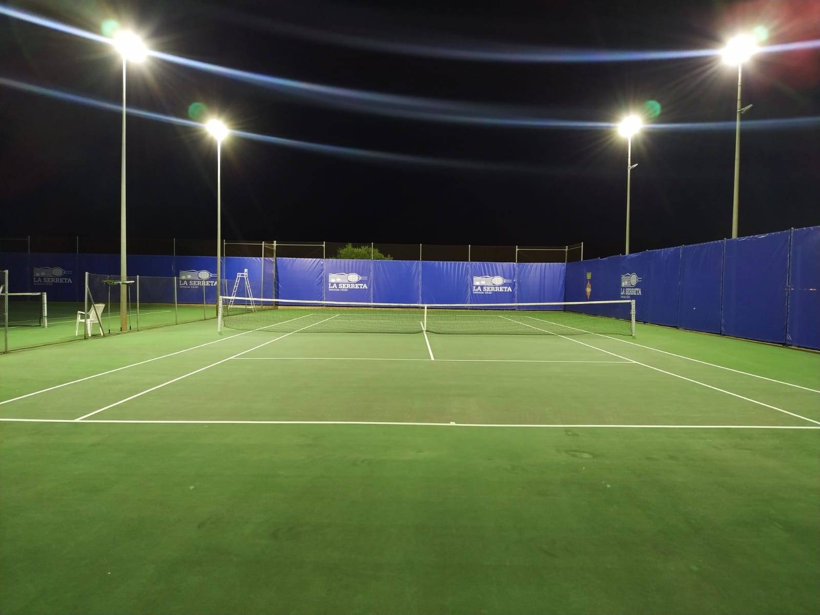 Proyector LED asimétrico 200W - 150lm/W - IP65 (1)