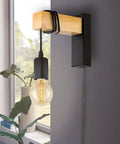 Wandleuchter aus Holz mit Schalter und Stecker 
