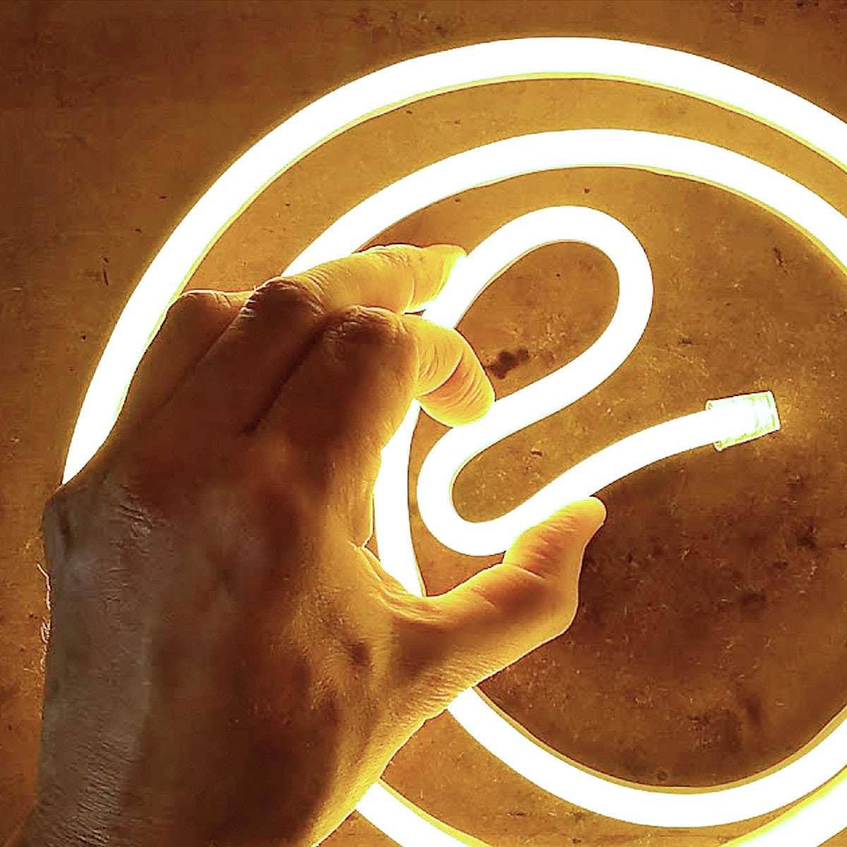 Neón LED flexible 24V DC - 4x10mm - 5 metros - Kit completo - IP67 - 11W/m - Curvatura lateral (20)