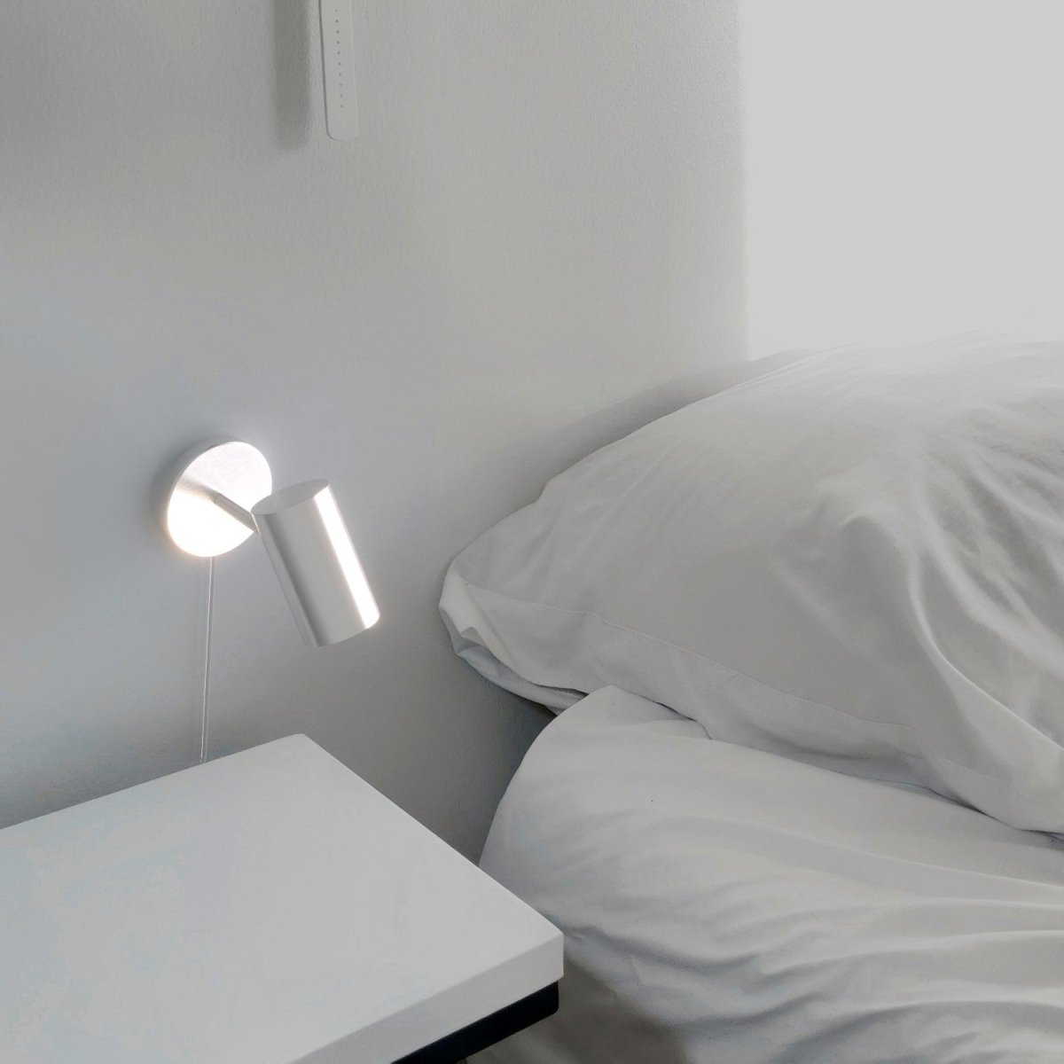 Aplique de pared interior orientable "Ben" con cable y enchufe - E27 - Barcelona Led-Decoración