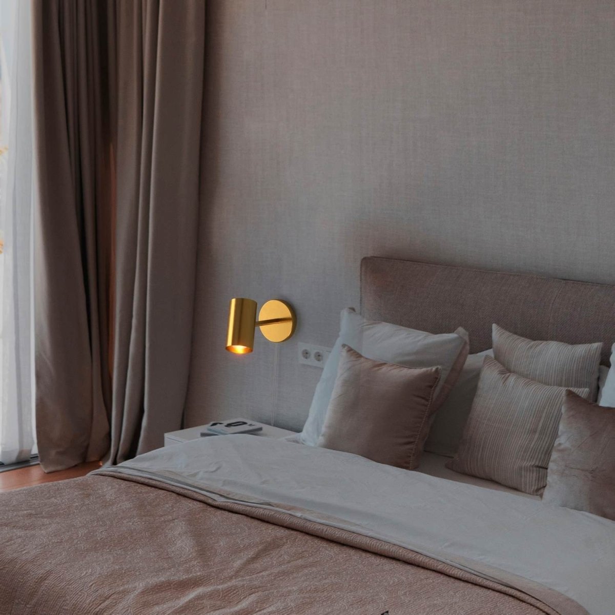 Aplique de pared interior orientable "Ben" con cable y enchufe - E27 - Barcelona Led-Decoración