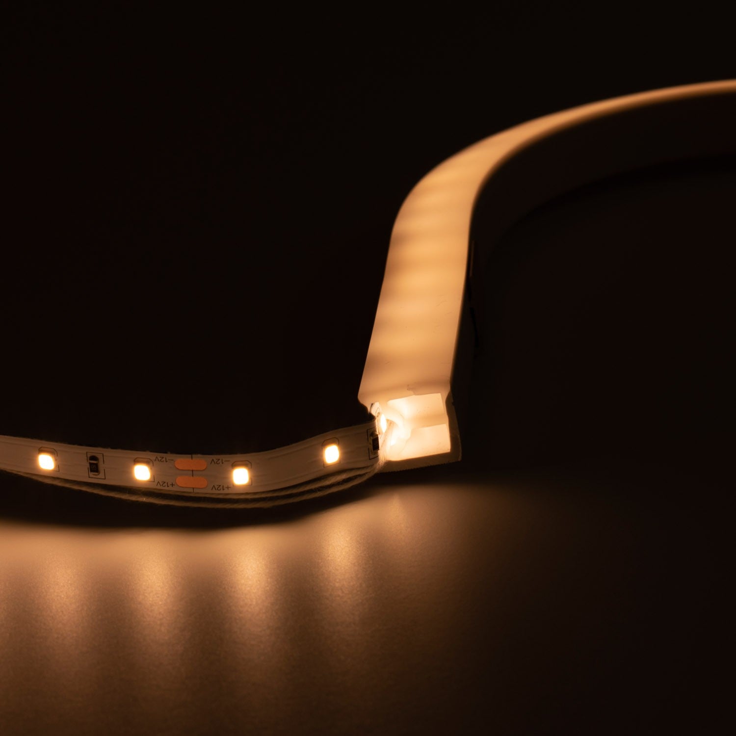 Funda de silicona flexible para convertir tira LED a neón - 16x16mm - 5 metros - PCB hasta 10mm - Curvatura horizontal (1)