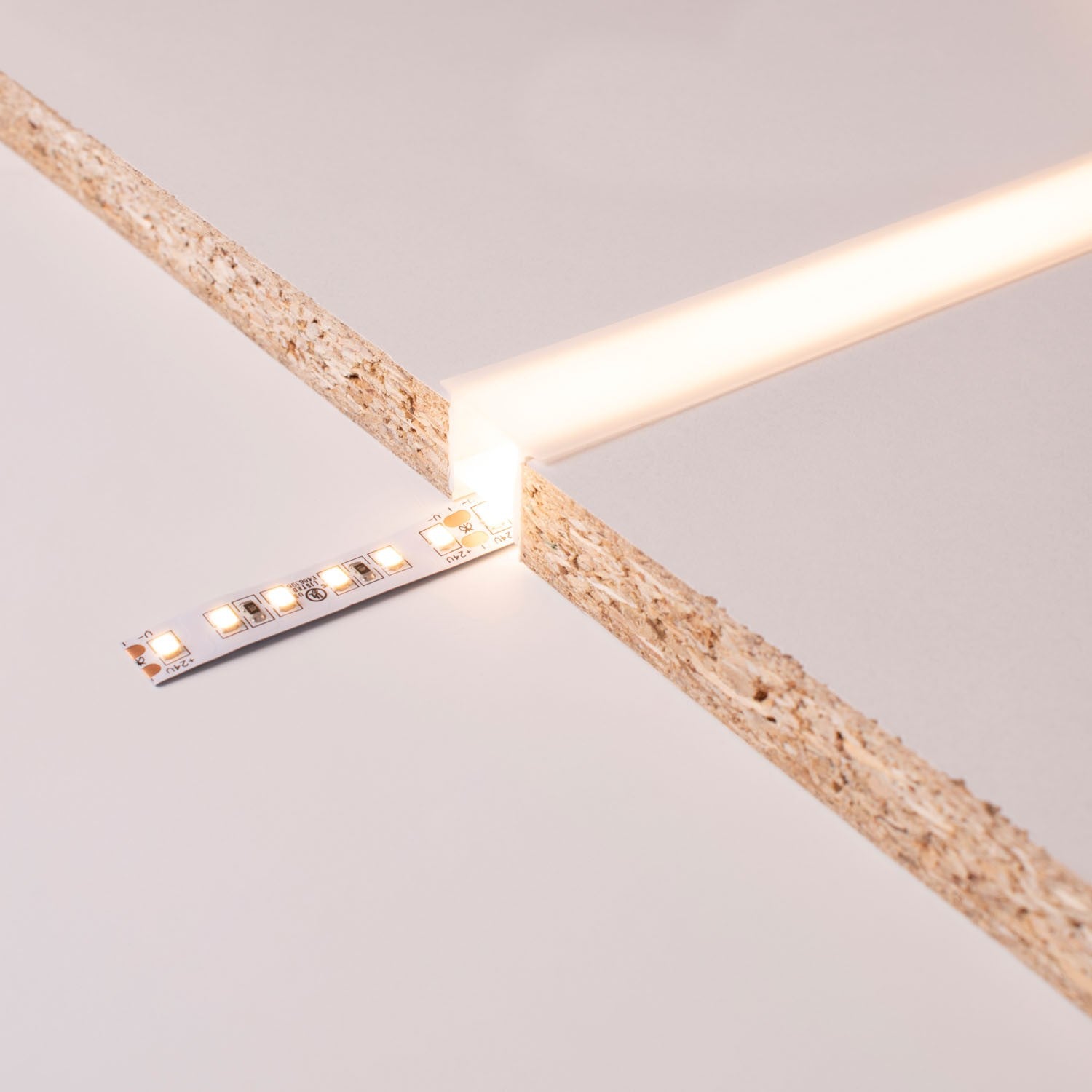 Funda de silicona flexible empotrable para convertir tira LED a neón - 16x16mm - 5 metros - Curvatura vertical (1)