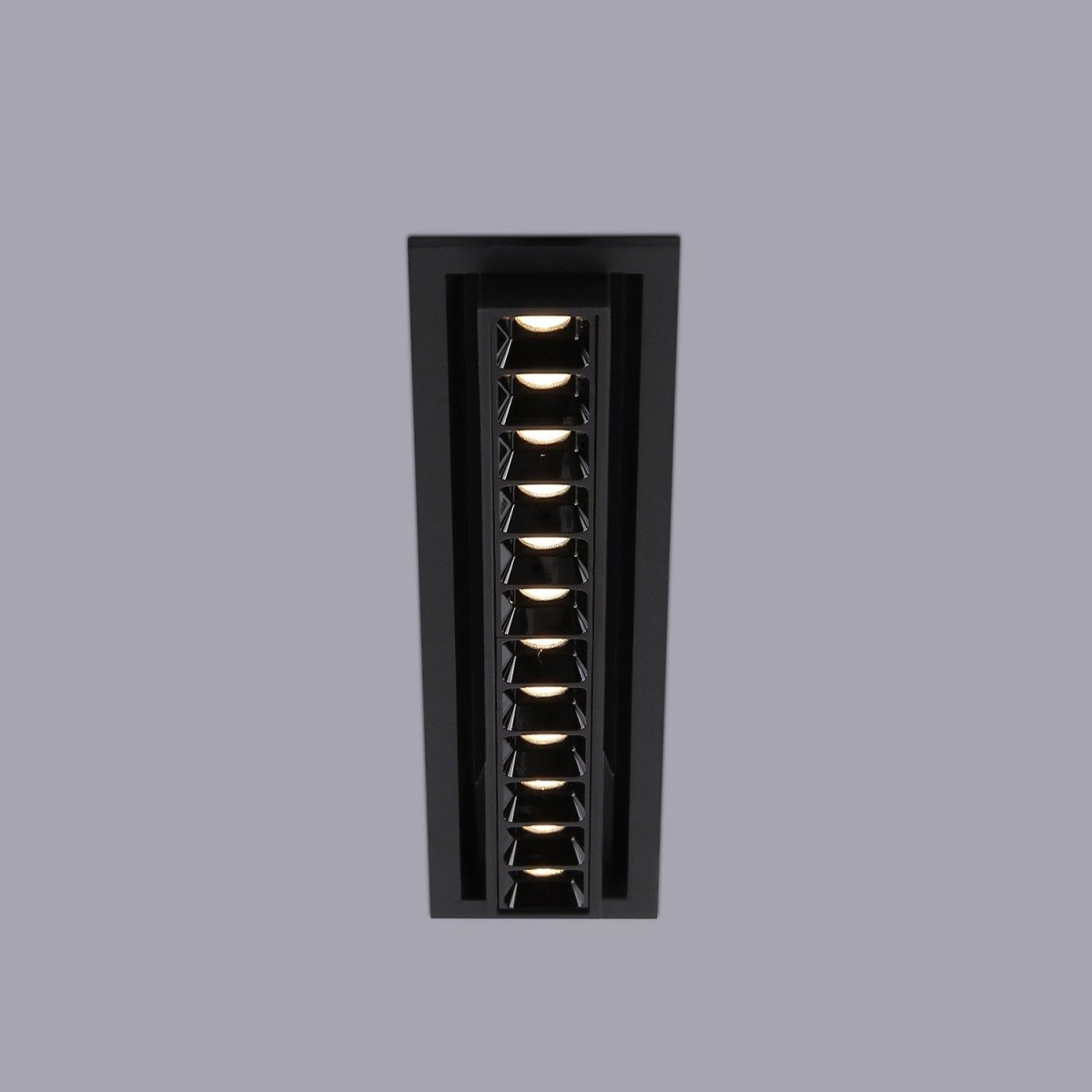 Foco lineal LED empotrable 20W - Orientable - UGR18 - CRI90 - Chip OSRAM - 2800K - Barcelona Led-