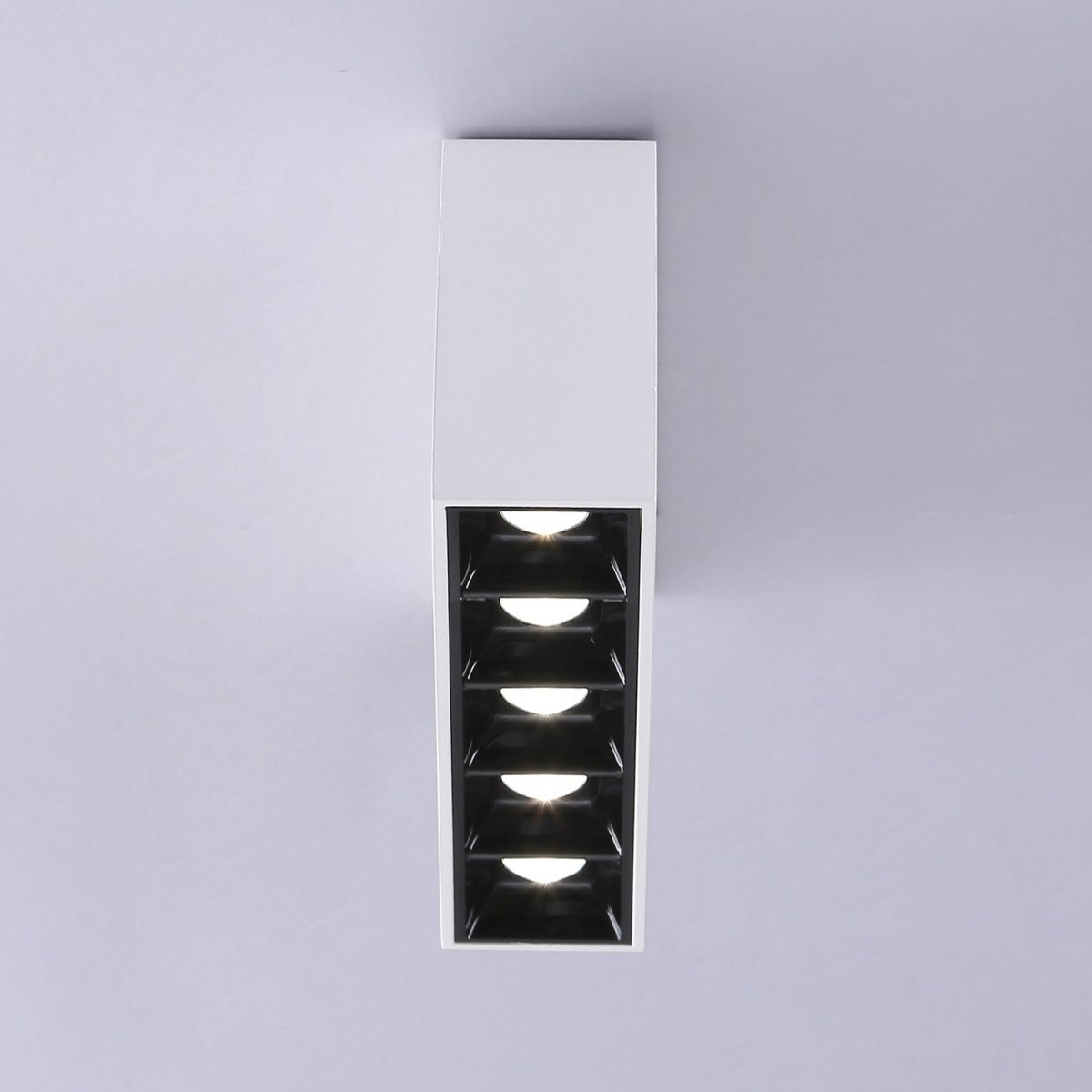 Foco lineal LED superficie - 10W - UGR18 - CRI90 - Chip OSRAM - Barcelona Led-