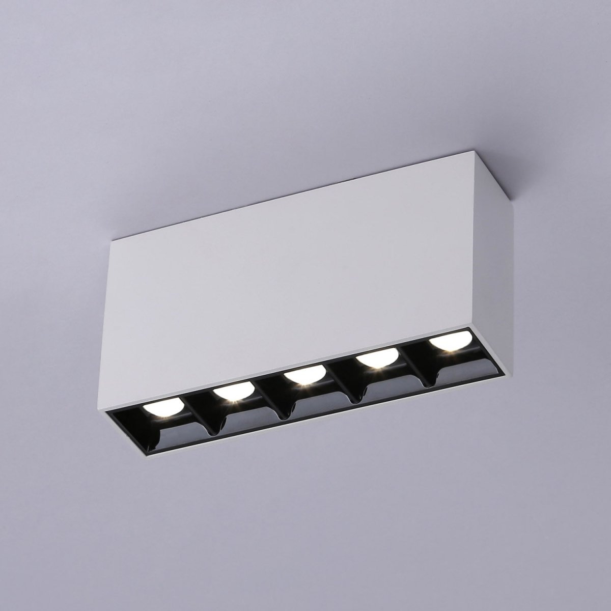 Foco lineal LED superficie - 10W - UGR18 - CRI90 - Chip OSRAM - Barcelona Led-