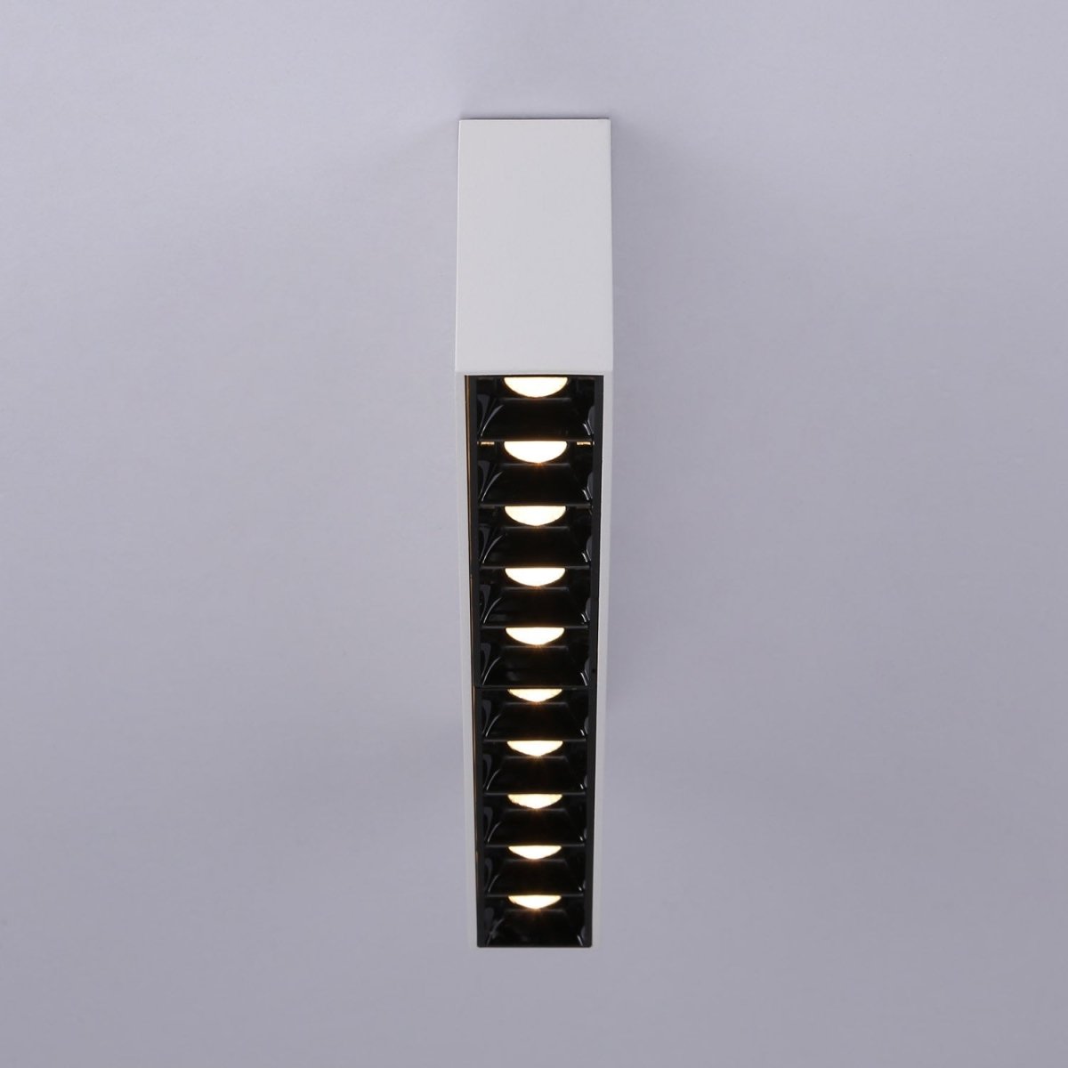 Foco lineal LED superficie color blanco - 20W - UGR18 - CRI90 - Chip OSRAM - Barcelona Led-