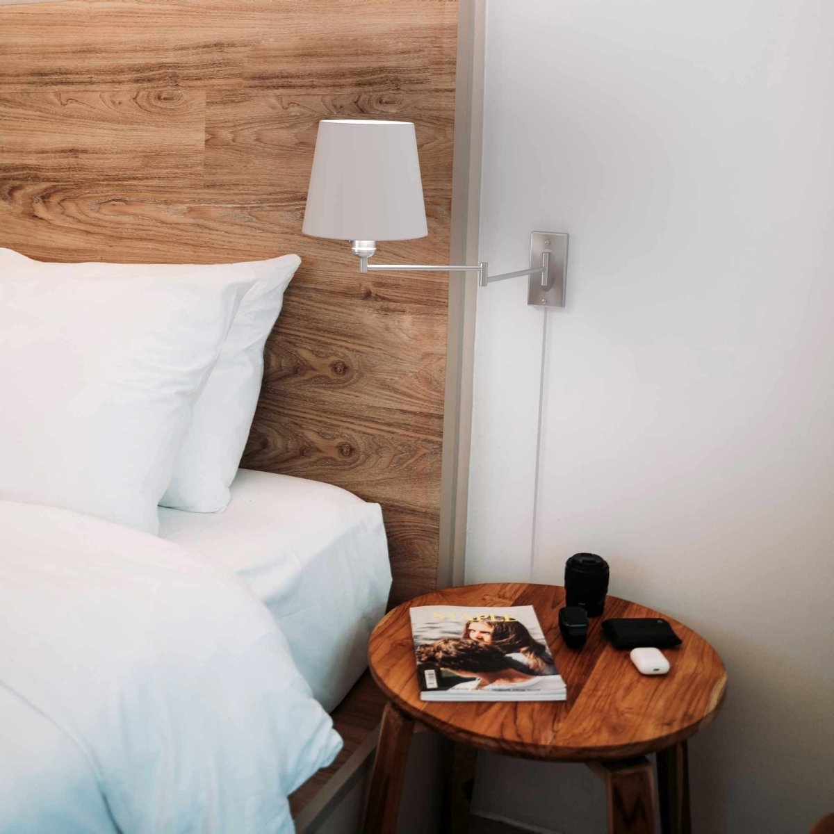 Aplique de pared con brazo articulado y enchufe "Clark" - E27 - Barcelona Led-Decoración