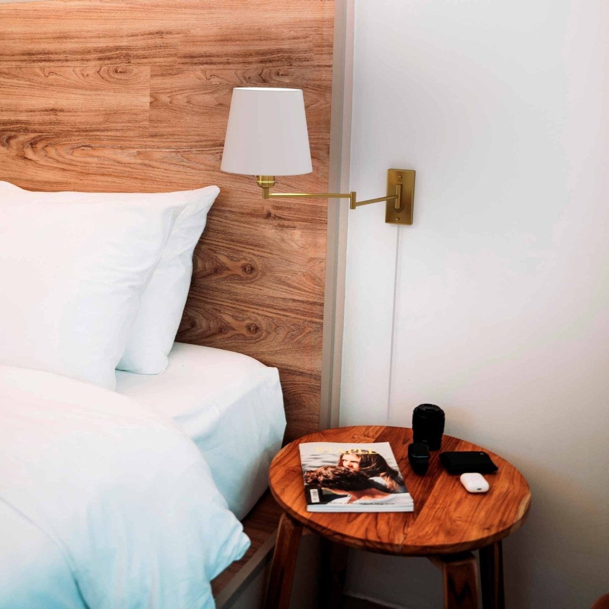 Aplique de pared con brazo articulado y enchufe "Clark" - E27 - Barcelona Led-Decoración