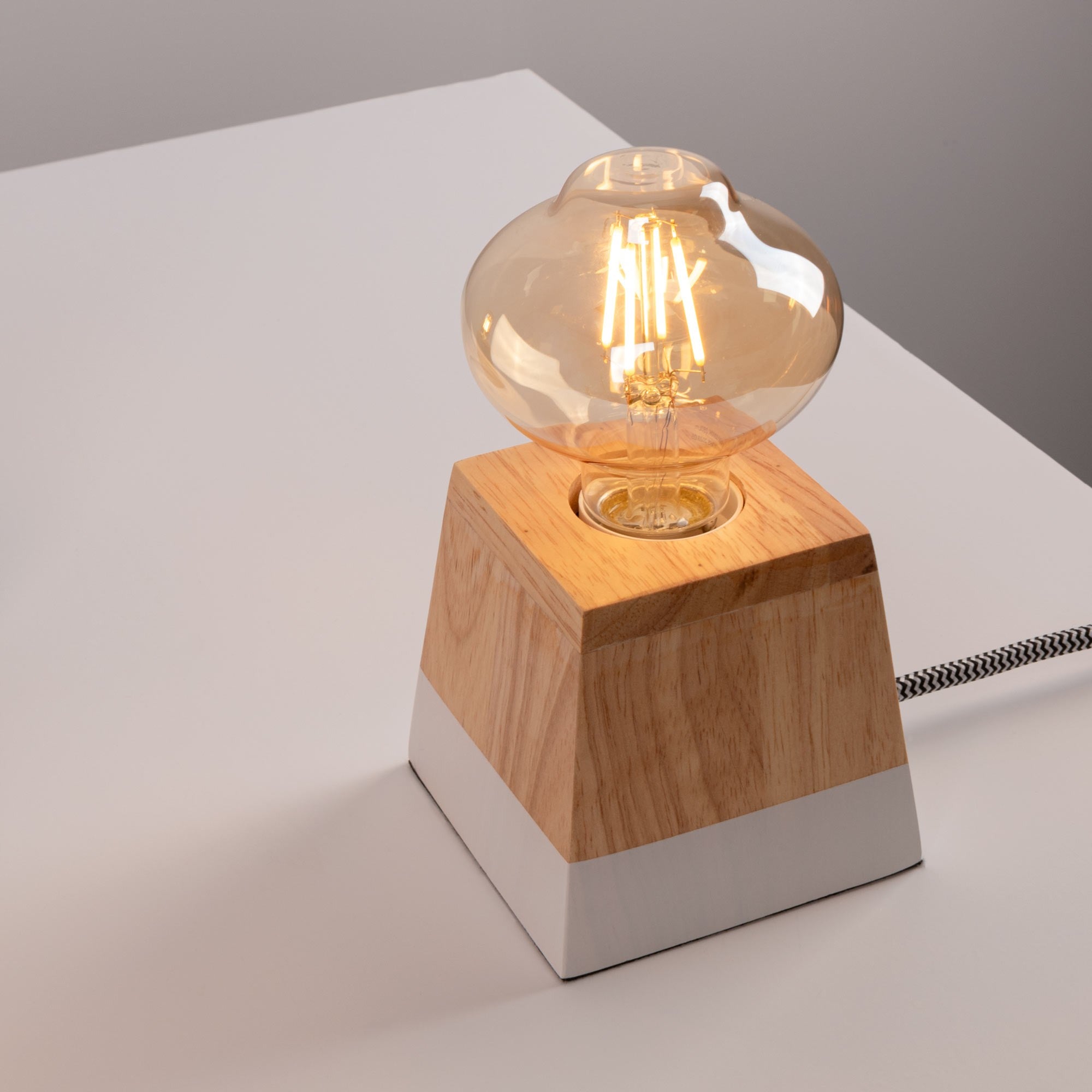 Bombilla LED filamento E27 G85 - 4W - Vintage Gold - 2200K (7)