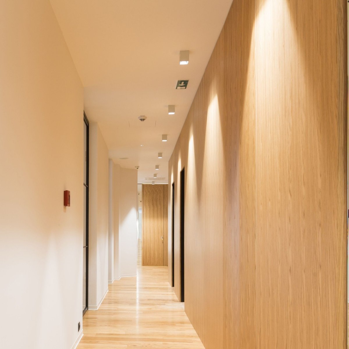 Aplique de techo cuadrado de policarbonato - Orientable - GU10 - Barcelona Led-Decoración
