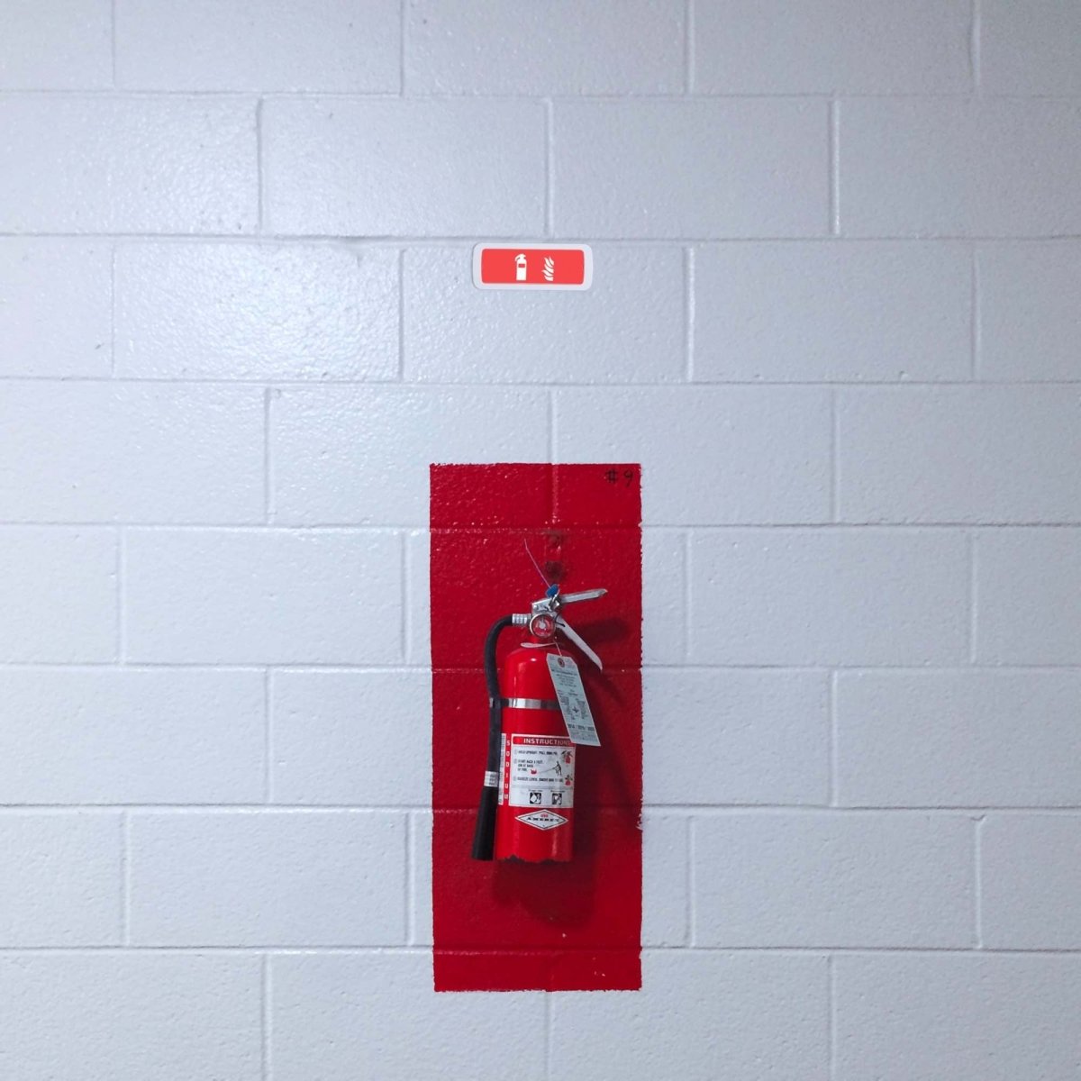 KIT Pictograma autoadhesivo "Extintor" + Luz de emergencia 3W - Barcelona Led-