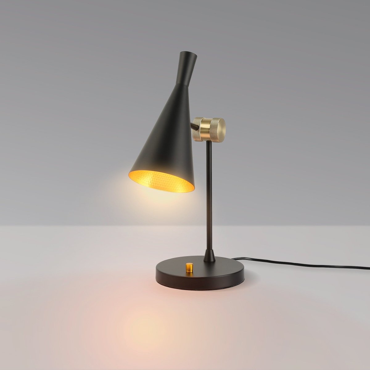 Lámpara de mesa de diseño "Nordi" - Barcelona Led-Decoración