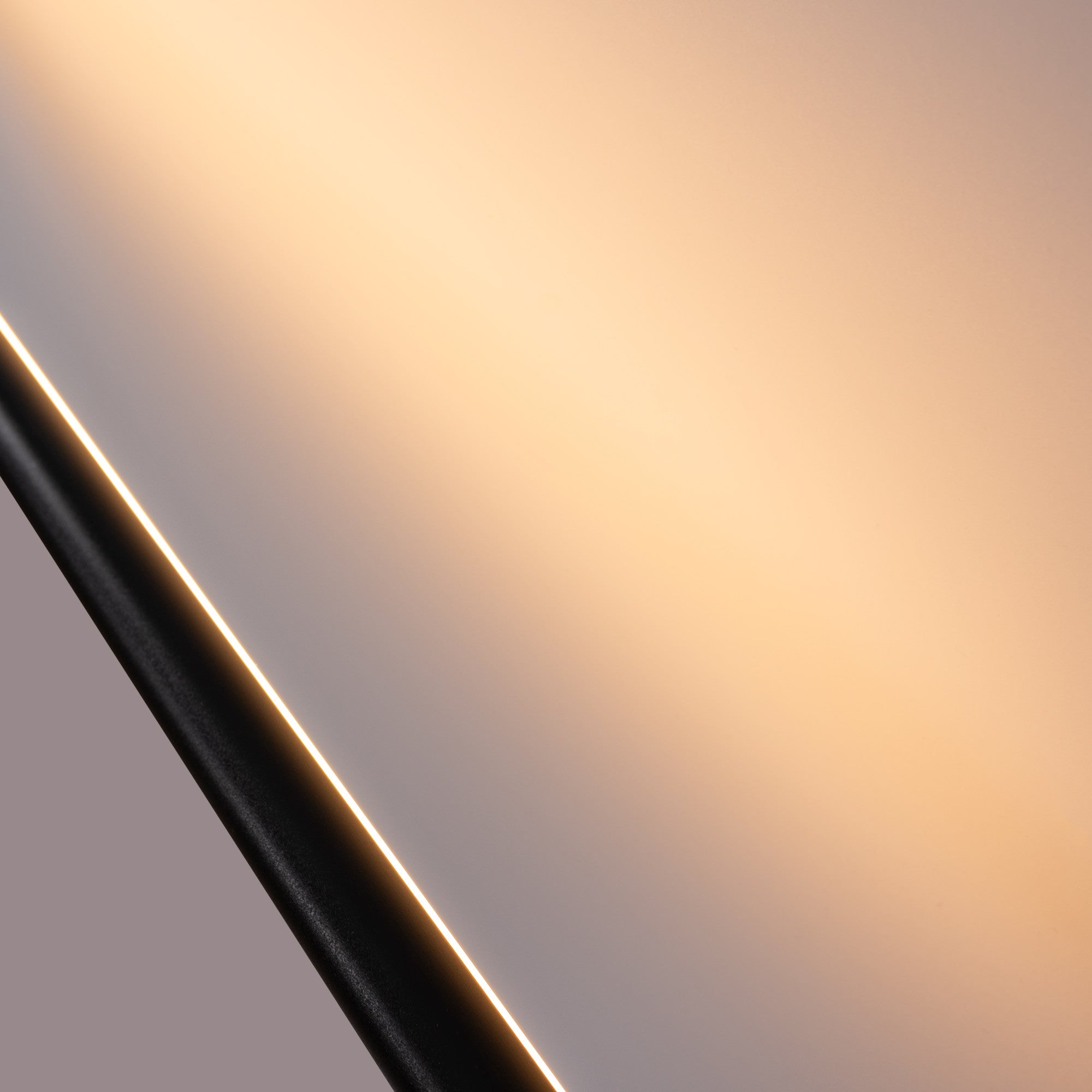 Aplique de pared minimalista lineal "KENDA-R" 10W - Rotatorio 360º - Blanco Cálido (4)