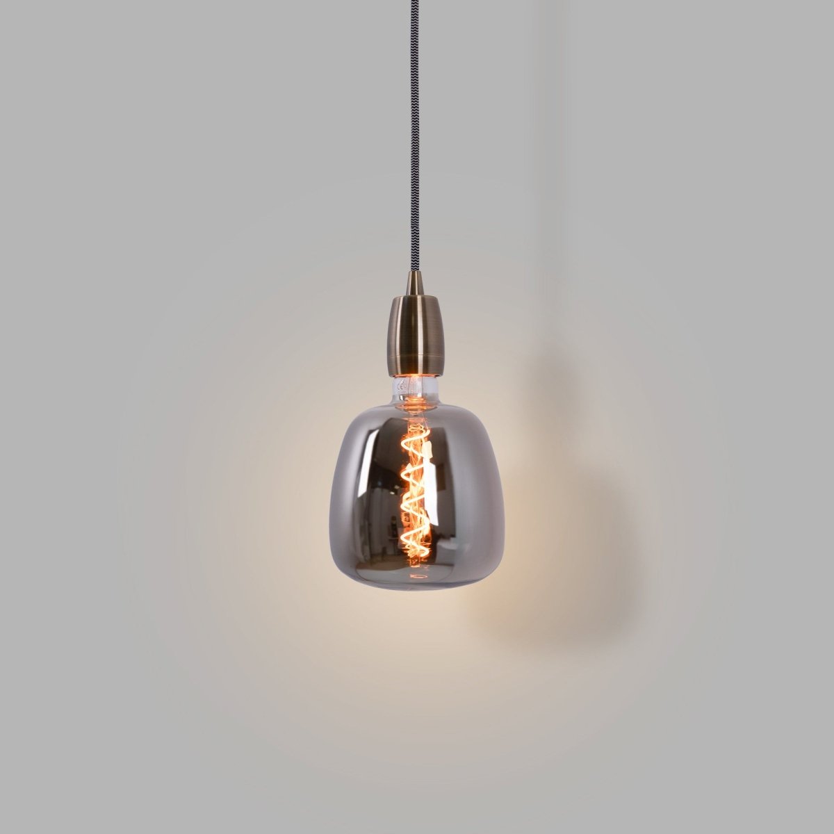 Bombilla decorativa LED de filamento - E27 D140 - Regulable - 4W - 1800K - Barcelona Led-